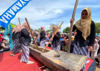 Prunggahan Wetan Kenalkan Sejarah Desa Melalui Kirab Budaya