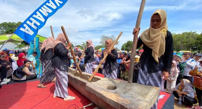 Prunggahan Wetan Kenalkan Sejarah Desa Melalui Kirab Budaya