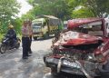 Mobil Hantam Truk di Widang Satu Korban Tewas di Tempat
