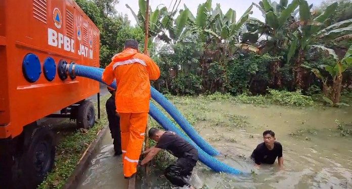 Tanggap Cepat Atasi Banjir di Lahan Pertanian oleh BPBD Tuban untuk Ketahanan Pangan