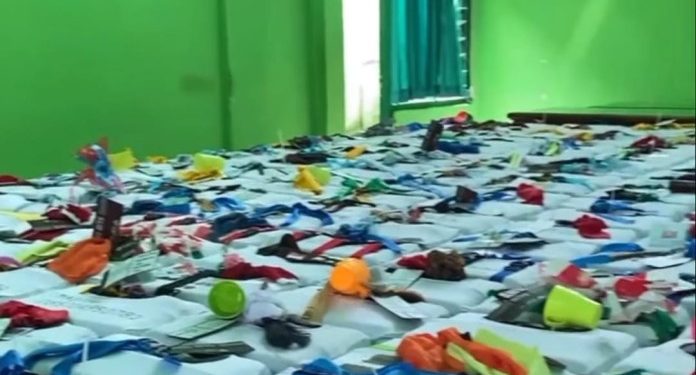 Koper Berhias dan Sambel Teri Jadi Bekal Cinta JCH Tuban ke Tanah Suci