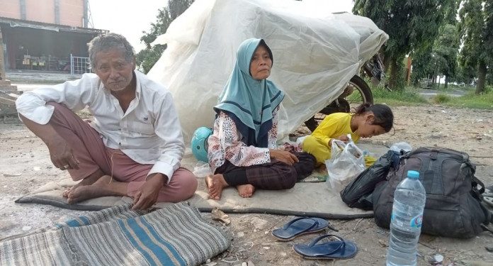 Suami Istri Kerek, 15 Tahun Cari Rejeki di Tempat Sampah Mondokan