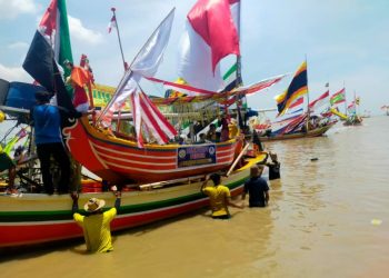 Tiga Kelurahan di Tuban Laksanakan Sedekah Laut untuk Ngalap Berkah