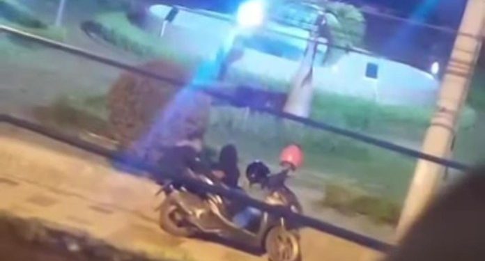 Sejoli Bermesraan di Tempat Umum Jadi Sorotan Kepala Satpol PP Tuban