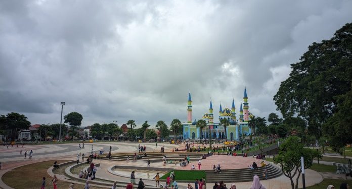 Tarif Parkir Melonjak Setelah Dibuka untuk Umum di Sekitar Alun-Alun Tuban