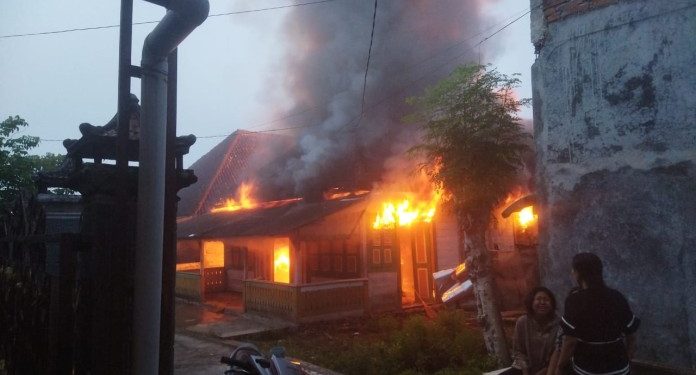 Dua Rumah di Bangilan Tuban Terbakar Diduga karena Obat Nyamuk Bakar