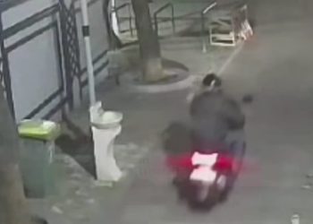 Motor Pengunjung Hilang Saat Istirahat di Masjid Agung Tuban