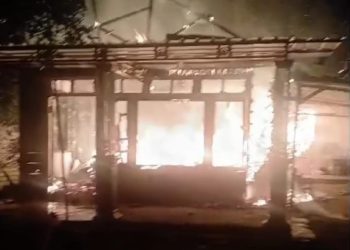 Listrik Korslet Membakar Rumah Warga di Grabakan Hingga Ludes