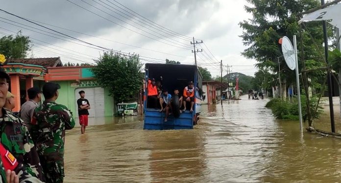 Kali Kening Meluap, Belasan Desa di Parengan Terendam Banjir