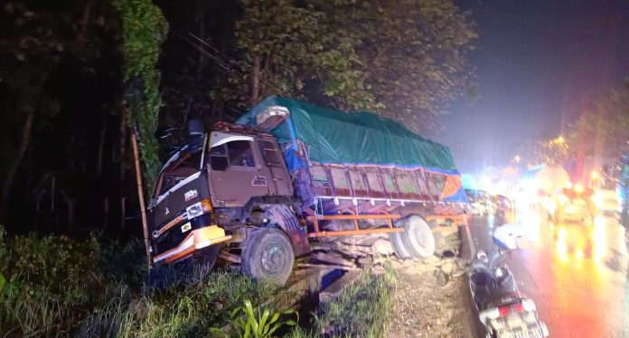 Kecelakaan Beruntun di Alas Jalin Semanding Libatkan Lima Kendaraan