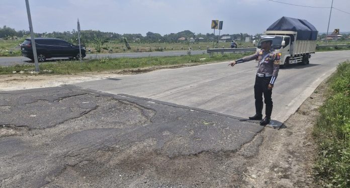 Status Jalan Ringroad Tuban Tidak Jelas, Perbaikan Terhambat Jelang Mudik Lebaran