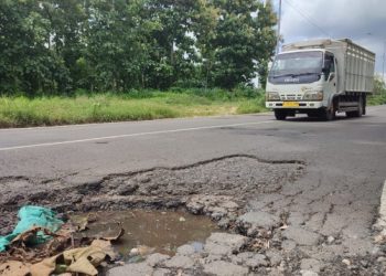 Jalan Rusak di Tuban Akan Dibangun Mulai Juni Setelah Penantian Panjang