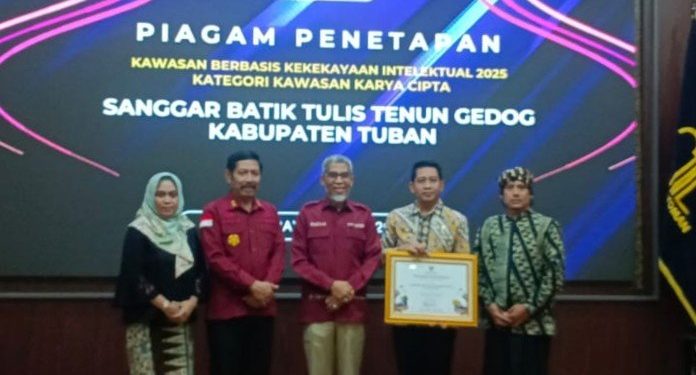 Batik Tulis Tenun Gedhog Tuban Jadi Kawasan Berbasis Kekayaan Intelektual Nasional