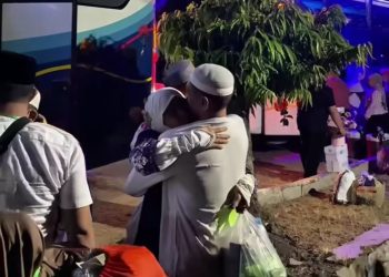 Kepulangan Jemaah Haji Tuban Disambut Keluarga Sejak Sore