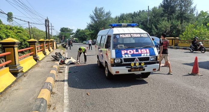 Dump truk tabrak pemotor di Jenu, satu korban meninggal dunia di lokasi kejadian