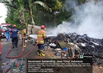 Gudang Rongsokan di Tuban Terbakar, Diduga Api Sudah Membesar Saat Diketahui