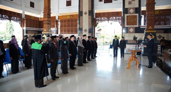 Pejabat Dilantik, Bupati Tuban Tekankan Inovasi dan Kinerja Cepat