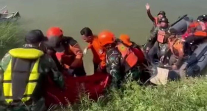 Nelayan Hilang di Bengawan Solo Ditemukan Meninggal Setelah Dua Hari Mencari