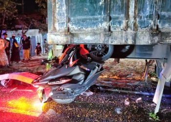Pengendara Motor Meninggal Dunia setelah Menabrak Truk Parkir di Widang
