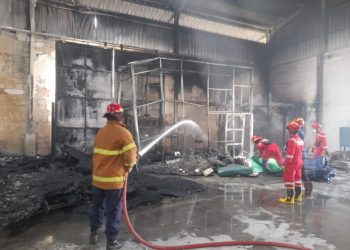 Kebakaran Gudang di Tuban, Kerugian Rp700 Juta dan Aset Rp4 Miliar Terselamatkan