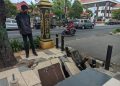 Trotoar dan Saluran Irigasi GOR Anoraga Amblas, Warga Minta Perbaikan Segera