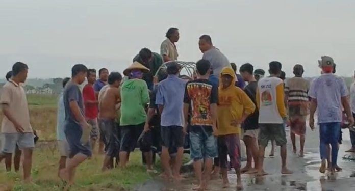 Petani Bangilan Meninggal Dunia Karena Tersambar Petir di Sawah