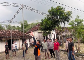 Warga Bulurejo Tewas Tersengat Listrik Saat Pasang Terop di Rengel