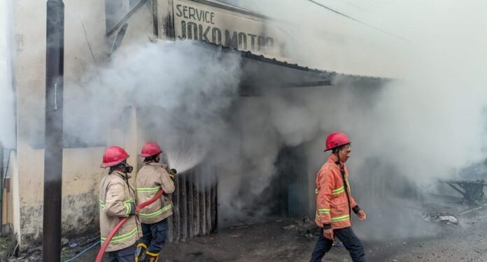 Bengkel Motor di Widang Terbakar Diduga Akibat Baterai Impact