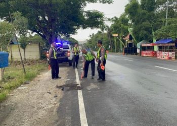Ibu Rumah Tangga Tewas Setelah Menabrak Truk Parkir di Plumpang